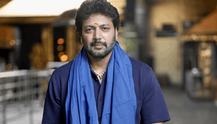 சபரிமலைக்கு மாலை அணிந்து ஆன்மிகப் பயணத்தைத் தொடங்கிய ரவிமோகன்